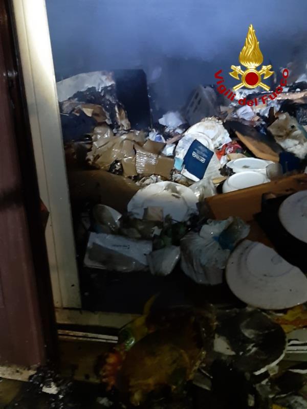 Davoli. In fiamme un'abitazione: un'anziana donna finisce in ospedale images Davoli. In fiamme un'abitazione: un'anziana donna finisce in ospedale