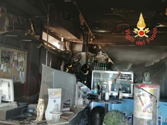 images A Squillace si ruba per fame: la confessione shock dell'uomo accusato di aver incendiato il lido
