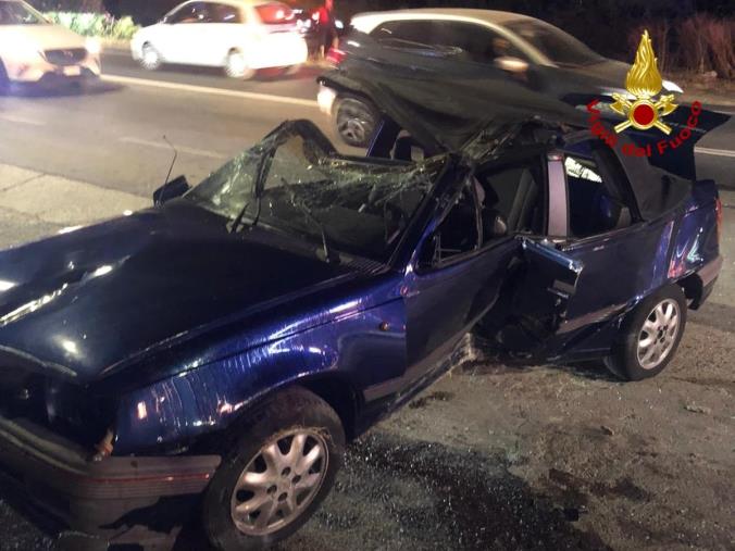 images Catanzaro. Incidente al bivio di Giovino: 4 ragazze ferite