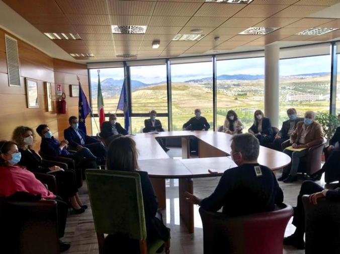 Coronavirus. La Regione ripensa alla strategia per il futuro: Spirlì a confronto con i direttori generali images Coronavirus. La Regione ripensa alla strategia per il futuro: Spirlì a confronto con i direttori generali