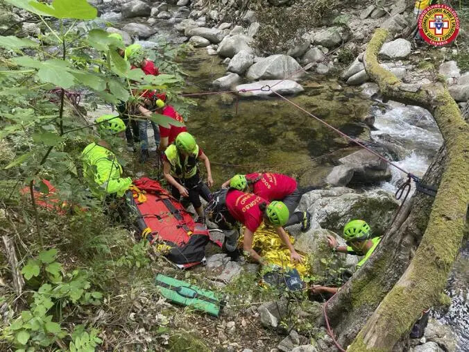 images Cade in un torrente a Bivongi, trasportato in ospedale un uomo di 56 anni