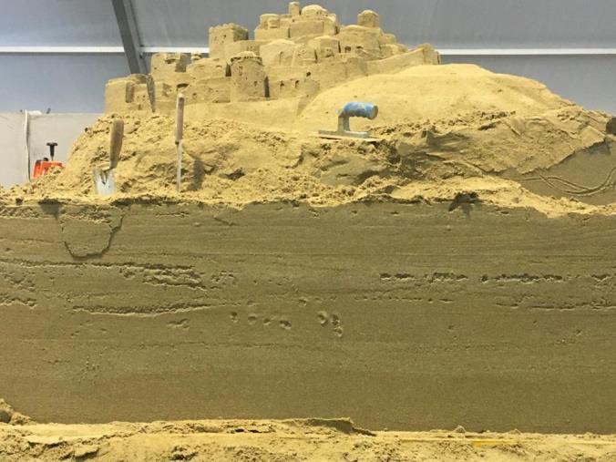 images Il Presepe di sabbia prende forma. Sotto il tendone, a Piazza Prefettura, il "miracolo" degli artisti (VIDEO e FOTO)