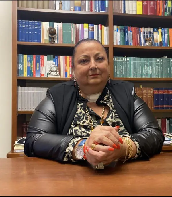 images Lo strano caso della dottoressa costretta a casa, senza lavoro: "punita" dall'Ordine per due quote non pagate