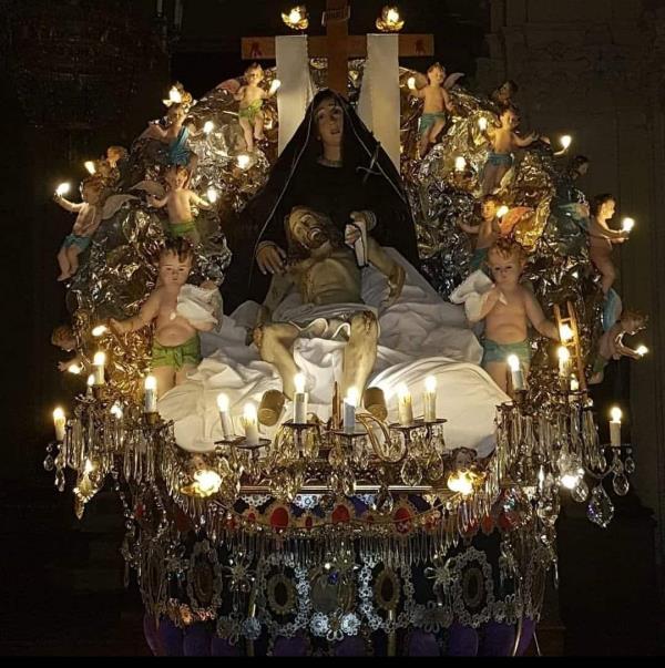 images Catanzaro, si rinnova la "Naca": quest'anno esce dalla chiesa del Rosario
