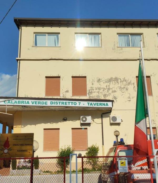 images Taverna. Ritardi nella convenzione per l'utilizzo di operai forestali, il sindaco: "Inaccettabile, la nostra montagna abbandonata"
