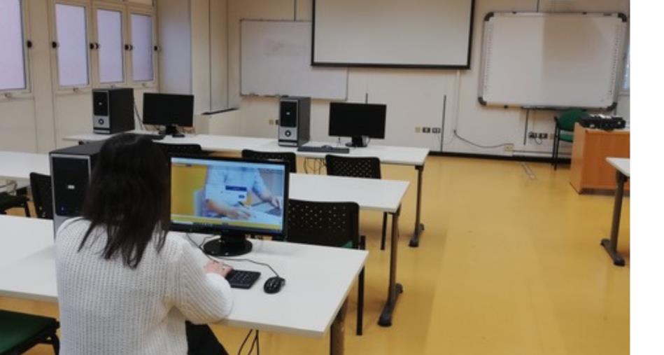 images Unical. Per gli esami della sessione invernale gli studenti possono richiedere l'utilizzo dei laboratori