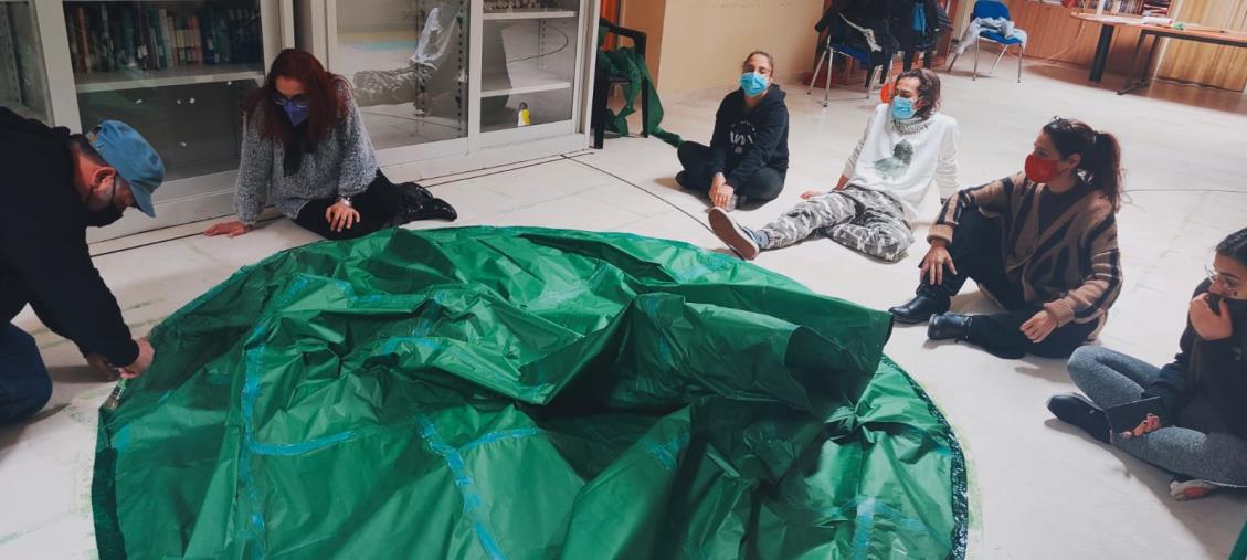 images Lunedì 13 a Soveria Simeri i tradizionali "Palloni di Santa Lucia" realizzati da Falbo con "Piano Bee"