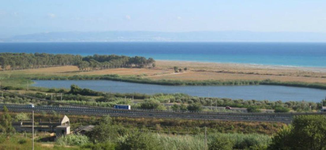 images Area a ridosso dei "Laghi la Volta". I consiglieri dell’Officina delle Idee-Gizzeria: "Lavori a singhiozzo"