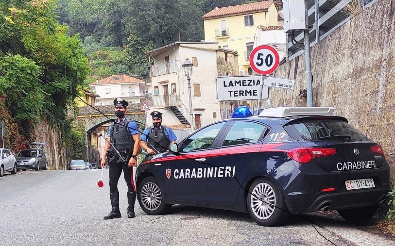 images Lamezia Terme. Continue violenze e incessanti richieste di denaro: madre esasperata fa arrestare il figlio