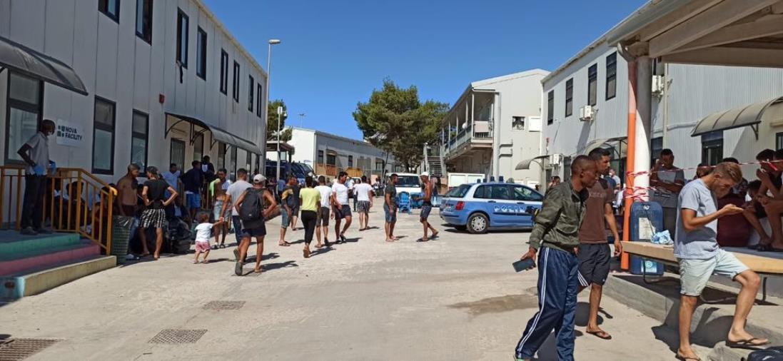 Fsp Polizia: "Fra gli ultimi migranti sbarcati a Lampedusa ce ne sono 25 positivi al test sierologico" images Fsp Polizia: "Fra gli ultimi migranti sbarcati a Lampedusa ce ne sono 25 positivi al test sierologico"