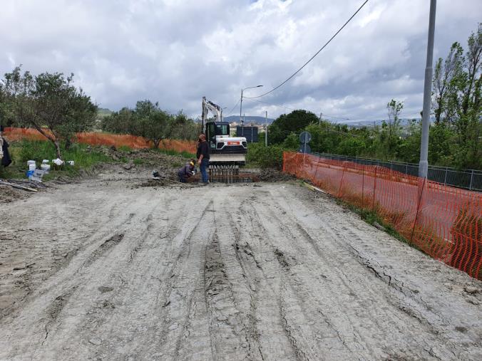 images I lavori per una stazione radio base di telefonia mobile a santo Janni preoccupano i residenti. Levato (Catanzaro con Abramo) chiede chiarimenti