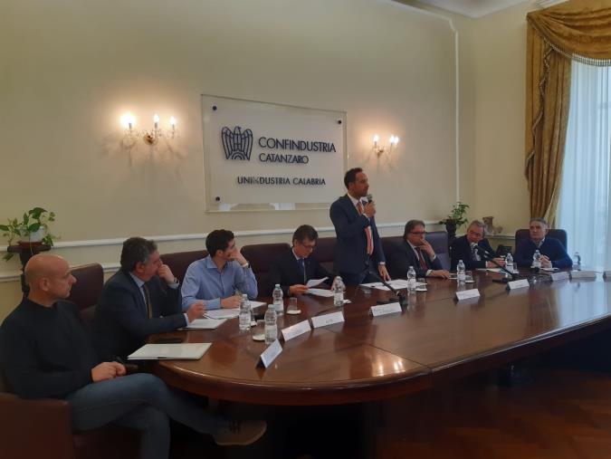 images Coronavirus.  La rete territoriale delle strutture sanitarie e sociosanitarie a supporto degli ospedali. "Al lavoro per garantire standard di qualità e sicurezza"