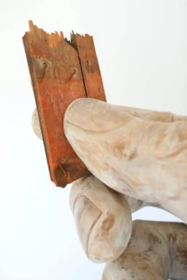 images Naufragio Cutro, l’artista e scultore Antonio Tropiano dona “Symbolon” alla comunità 