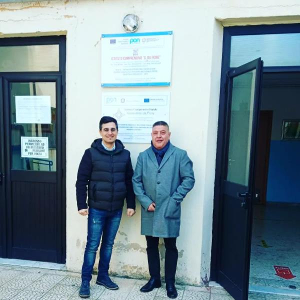 images Scuole ad Isola Capo Rizzuto, proseguono senza sosta i lavori di ripristino degli edifici