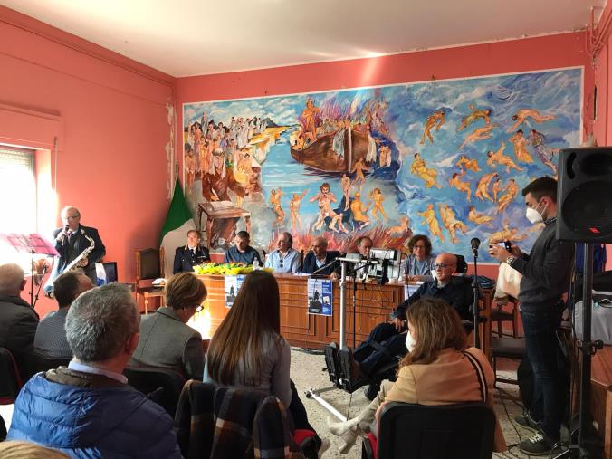 Magisano, appassionante e partecipata la presentazione del libro 'E poi l'anima mi chiese un altro viaggio' di Giuseppe Farina images Magisano, appassionante e partecipata la presentazione del libro 'E poi l'anima mi chiese un altro viaggio' di Giuseppe Farina