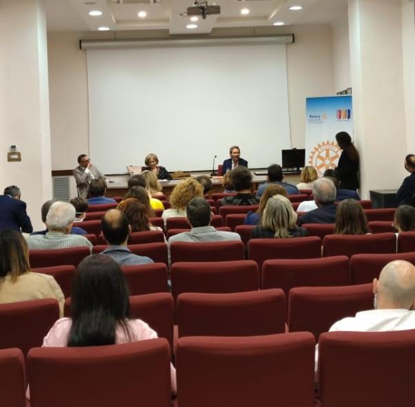 "Libri & bollicine". Pier Vincenzo Gigliotti ha presentato il suo libro al Musmi di Catanzaro images "Libri & bollicine". Pier Vincenzo Gigliotti ha presentato il suo libro al Musmi di Catanzaro