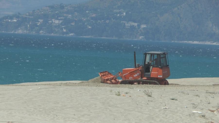 images I titolari dei lidi di Catanzaro: "Non riusciamo a trovare personale per colpa del reddito di cittadinanza" 