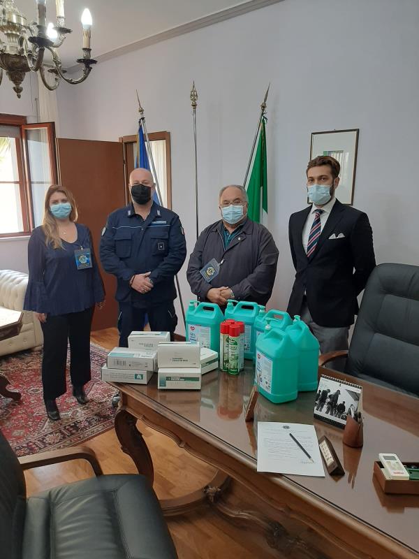 Consegnati oltre 2.000 dispostivi di protezione individuale e gel igienizzante ai detenuti di Crotone images Consegnati oltre 2.000 dispostivi di protezione individuale e gel igienizzante ai detenuti di Crotone