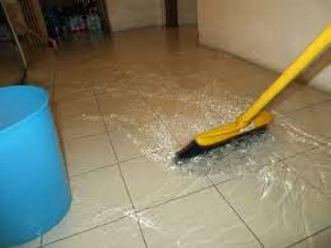 images Catanzaro, oggi niente lezioni all'Aldisio: locali allagati a causa di un termosifone 