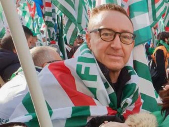 images Gimigliano. Danneggiata l'auto del dirigente sindacale Scozzafava. La solidarietà della Cisl Fp Magna Graecia: "Sconcertati" 