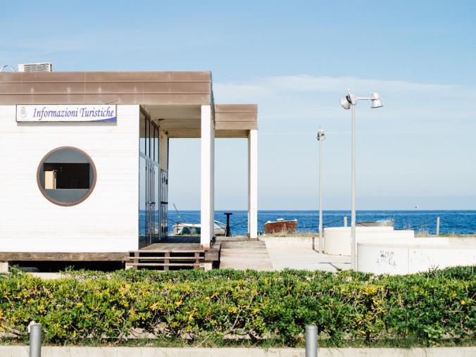 images Corigliano-Rossano. Sul lungomare Sant'Angelo tornano a prendere vita i chioschi commerciali