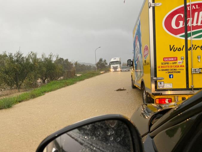 images Maltempo in Calabria: i comuni più colpiti nel Cosentino e nel Crotonese 