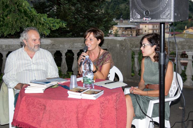 Fuori Mano, le periferie raccontate da Peppe Lanzetta tra musica, teatro e giornalismo images Fuori Mano, le periferie raccontate da Peppe Lanzetta tra musica, teatro e giornalismo