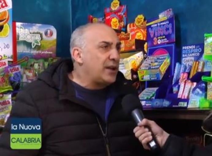 images La denuncia di un esercente catanzarese: "Con il nuovo metodo mi hanno sospeso i ristori. Molte altre attività con lo stesso problema"