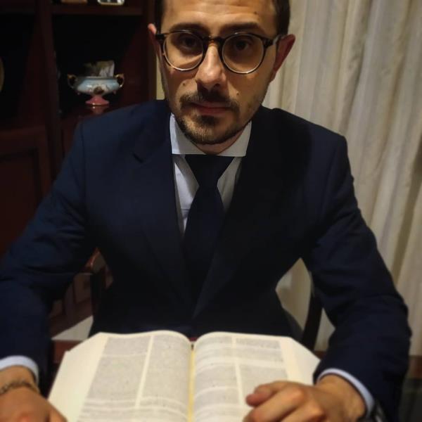 images Catanzaro Azzurra su Azzarito Cannella: “Un giovane professionista che ha ottenuto ottimi risultati all’Amc”