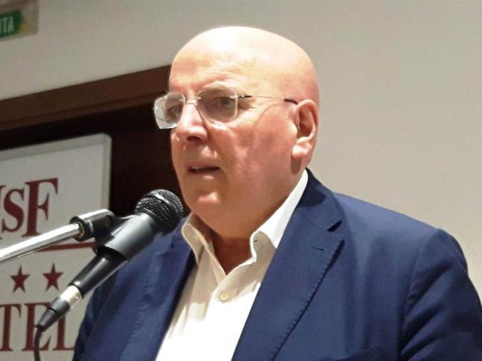 images L'editoriale. Mario Oliverio sfoglia ancora la "margherita" per la sua scesa in campo da candidato