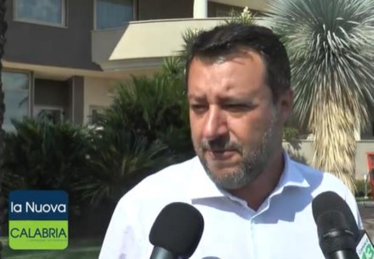 images Ponte sullo Stretto, Salvini: "Prima pietra entro l'estate dell'anno prossimo"