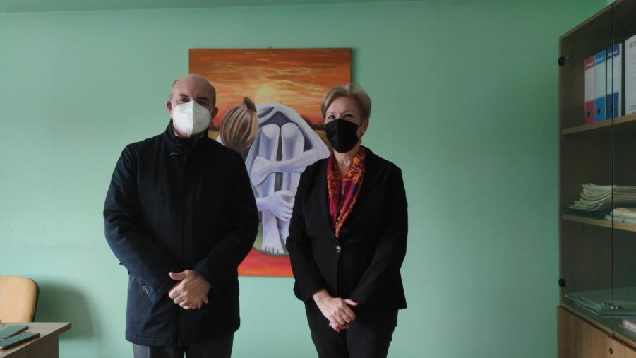 Catanzaro, il questore Agricola plaude al progetto S.O.S. Astarte Donna e incontra la presidente Muri images Catanzaro, il questore Agricola plaude al progetto S.O.S. Astarte Donna e incontra la presidente Muri