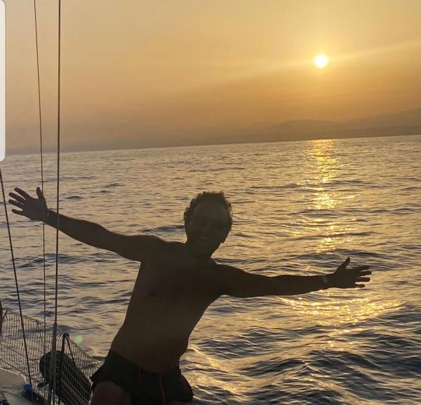 images Tragedia a Soverato, bancario suicida nella sua villa: il corpo trovato dal giardiniere 