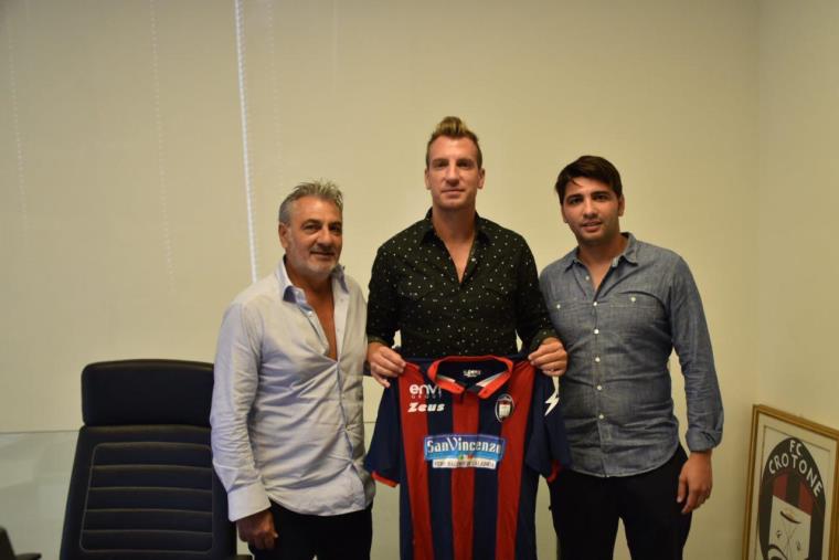 Reggina scatenata, vicinissima a Reginaldo e Rossi images Reggina scatenata, vicinissima a Reginaldo e Rossi