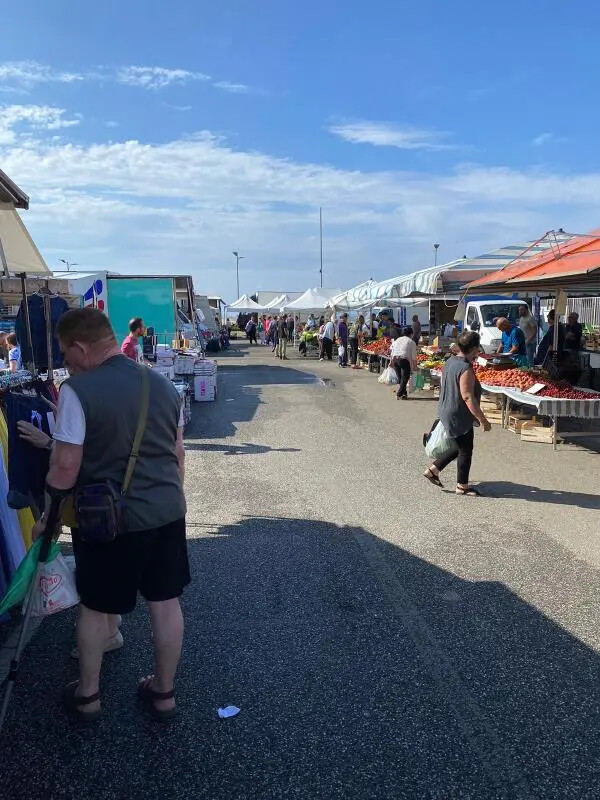 images Cittadini "stangati" dalle multe al mercato di Lido, Costa: "Perchè il Comune non regolamenta l'area porto?"