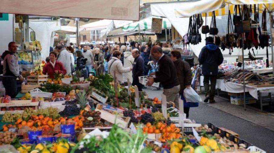 Catanzaro, previste due giornate straordinarie per il mercato rionale di Lido images Catanzaro, previste due giornate straordinarie per il mercato rionale di Lido