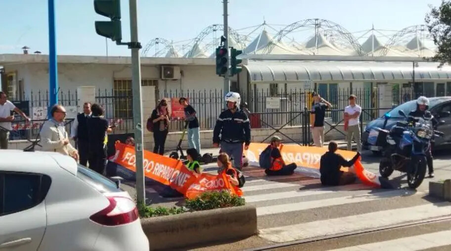 images Ponte sullo Stretto, blocco stradale di "Ultima Generazione" a Messina