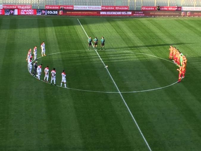 images Catanzaro vs Foggia: 2-1 finale. Un gran gol di Carlini decide il match. Calabro: "Gara sofferta ma vittoria meritata"
