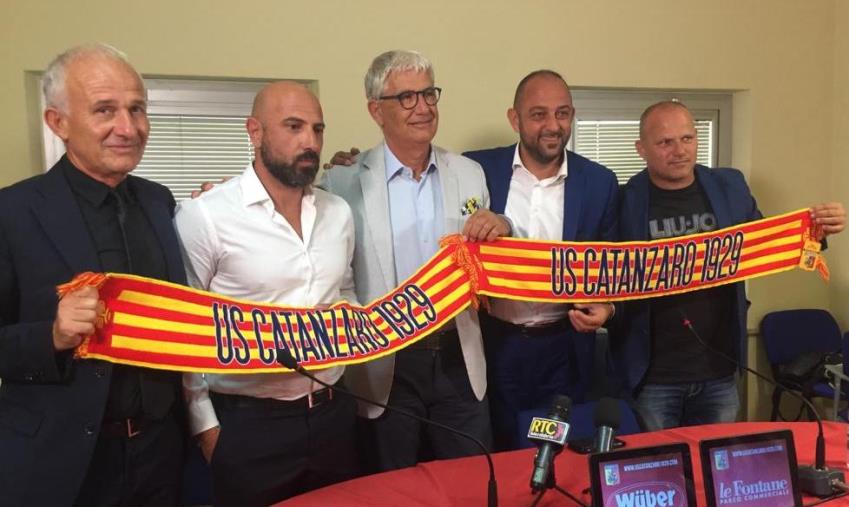 Us Catanzaro 1929, il nuovo allenatore Antonio Calabro: "Un onore essere qui" images Us Catanzaro 1929, il nuovo allenatore Antonio Calabro: "Un onore essere qui"
