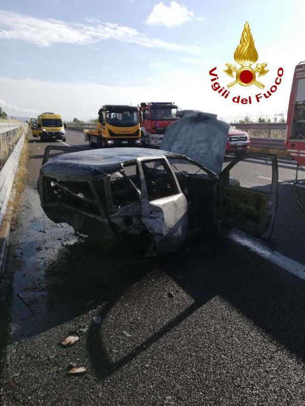 Incidente fra due veicoli: un morto tra gli svincoli di Pizzo e Lamezia Terme images Incidente fra due veicoli: un morto tra gli svincoli di Pizzo e Lamezia Terme