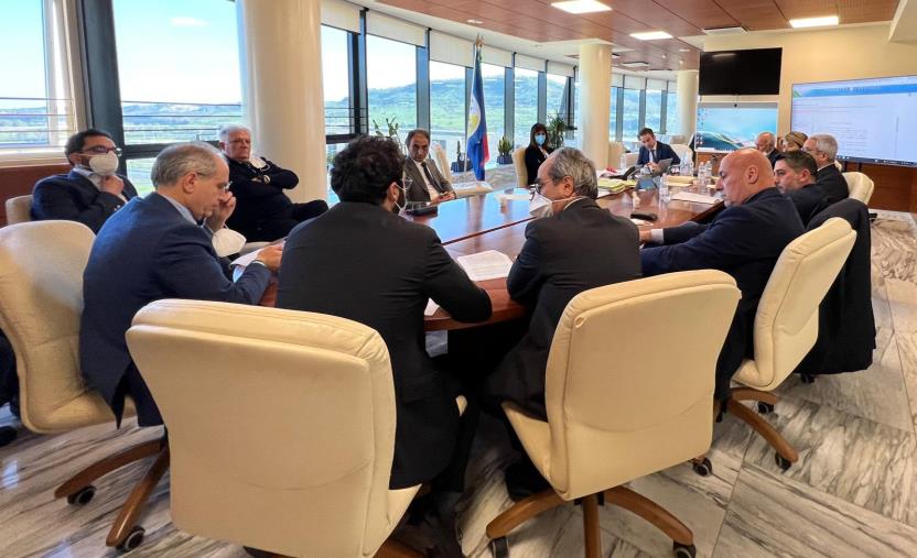 images Acqua e rifiuti, Occhiuto incontra i rappresentanti Anci: "Serve una svolta con una multiutility" 