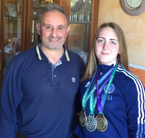 images La nuotatrice Noemi Canino vince tre medaglie olimpiche, il plauso di Giampaolo Mungo