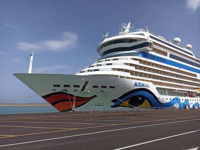 Crotone, torna la nave Aida e in città sbarcano 2000 turisti  images Crotone, torna la nave Aida e in città sbarcano 2000 turisti
