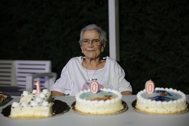 Catanzaro. Nonna Rosa festeggia 100 anni: un esempio di umiltà, coscienza, amore images Catanzaro. Nonna Rosa festeggia 100 anni: un esempio di umiltà, coscienza, amore