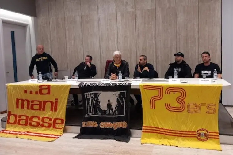 images Noto tra gli applausi ai 50 anni degli Ultras: "Orgoglioso di voi, il Catanzaro si ama non si discute"