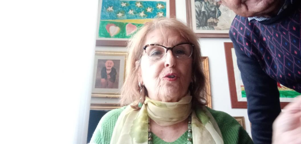 #iorestoacasa. Nuccia consiglia di fare un viaggio sul viale dei ricordi, mettendo in ordine l'album delle foto