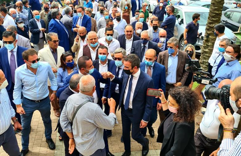 images Regionali. La 'federazione' del centrodestra in Calabria sente la strada in discesa  