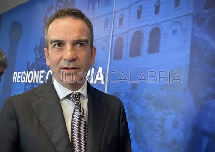 images Il presidente Occhiuto dimesso dall'ospedale: iniziata la riabilitazione in una clinica specialistica