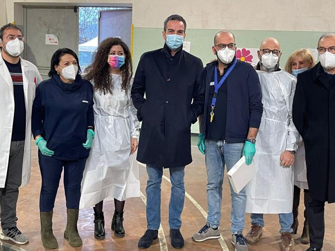 Vaccini, Occhiuto: "Grazie a medici e infermieri che garantiscono servizio anche in questi giorni di festa" images Vaccini, Occhiuto: "Grazie a medici e infermieri che garantiscono servizio anche in questi giorni di festa"