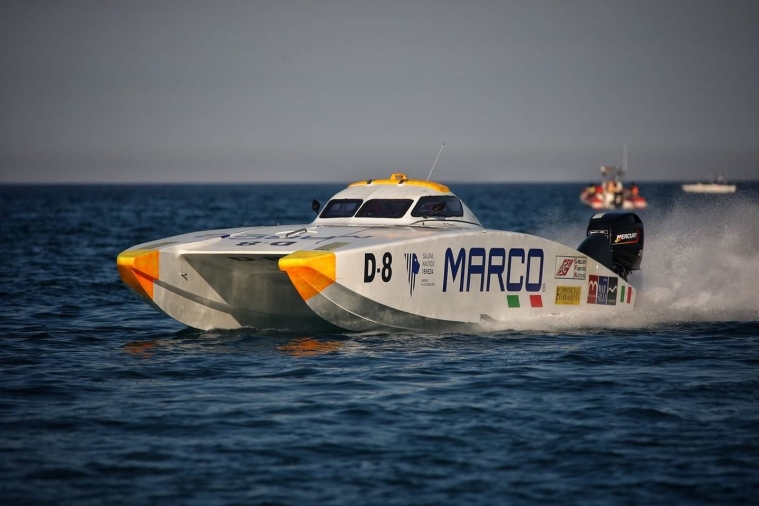 images Consiglio comunale, lo striscione che anima il confronto